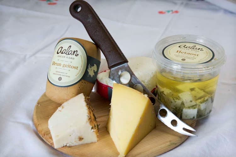 ost og urter fra aalan gard